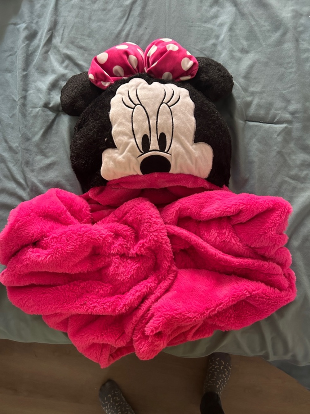 Disney Minnie Mouse Hot Pink Hooded Plush Blanket with Polka Dot Bow